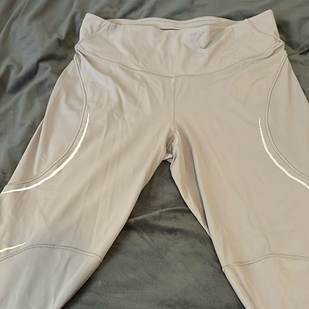 Lululemon reflective leggings. Grey.